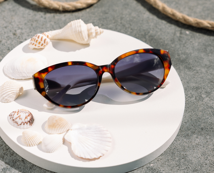 En Route: Tortoise/White Sunglasses