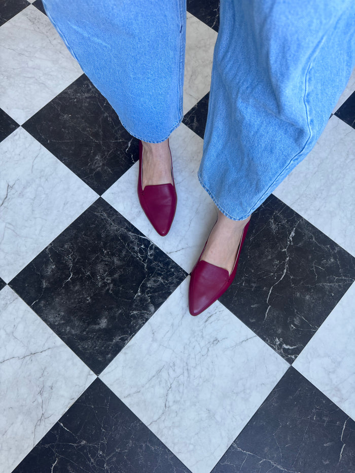 Large size burgundy flat womens shoes available in sizes 8 9 10 11 12, standard and wide fit