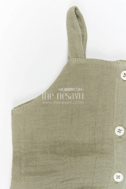 The Nesavu Baby Casual Sets Baby Girl Cotton Outfit Set for Daily Wear and Playtime Nesavu Nesavu Baby Girl Muslin Cotton Casual Outfit Set With Sleeveless Top And Printed Pants For Daily Comfort