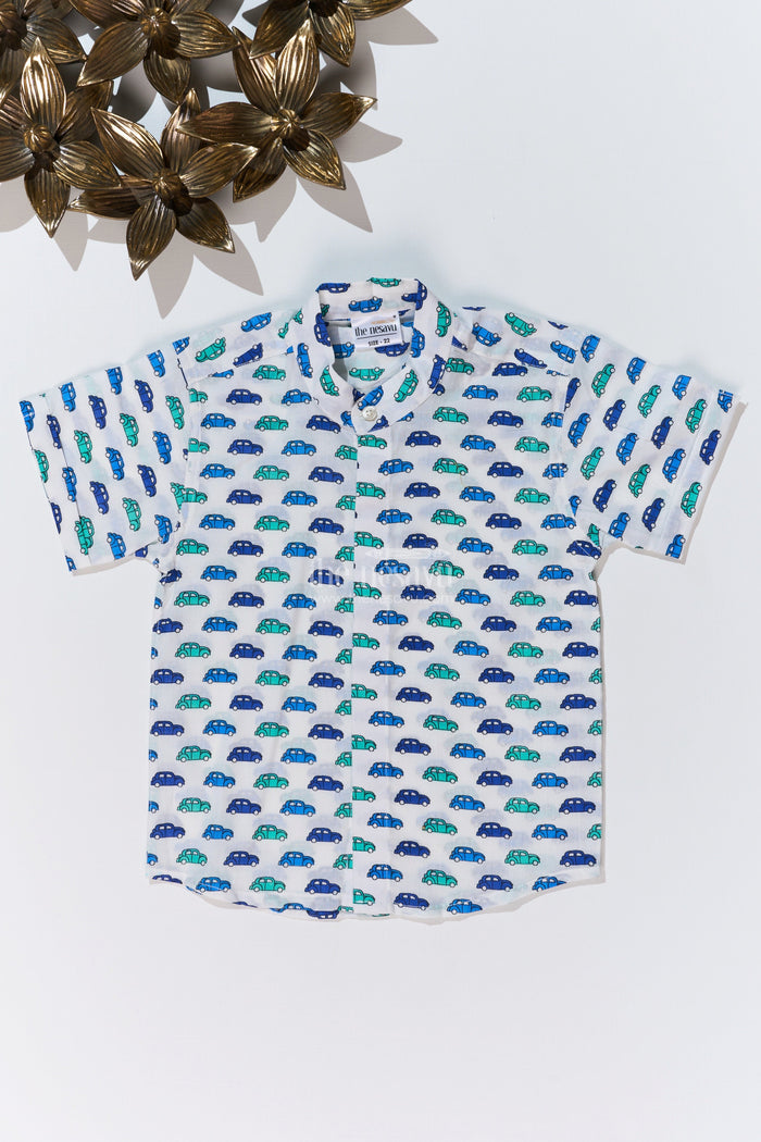 The Nesavu Boys Cotton Shirt Boys Casual Cotton Shirts in Soft Cotton Block Print with Fun Car Motif Nesavu 16 (1Y) / Blue BS248A-16 Boys Casual Cotton Shirt Soft Cotton Block Print Car Motif | The Nesavu