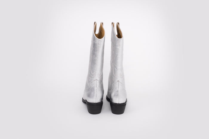 Back shot of womens cowboy western boot in large sizes 42 43 44 45 46