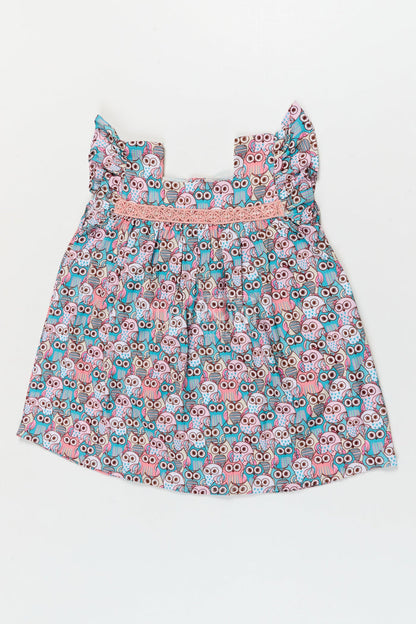 The Nesavu Girls Cotton Frock Cartoon Print Frock for Baby Girls for Daycare and Everyday Fun Nesavu 16 (1Y) / Peach / Cotton GFC2084A-16 Nesavu baby girl frock with cartoon print in popcorn fabric for daycare and everyday wear