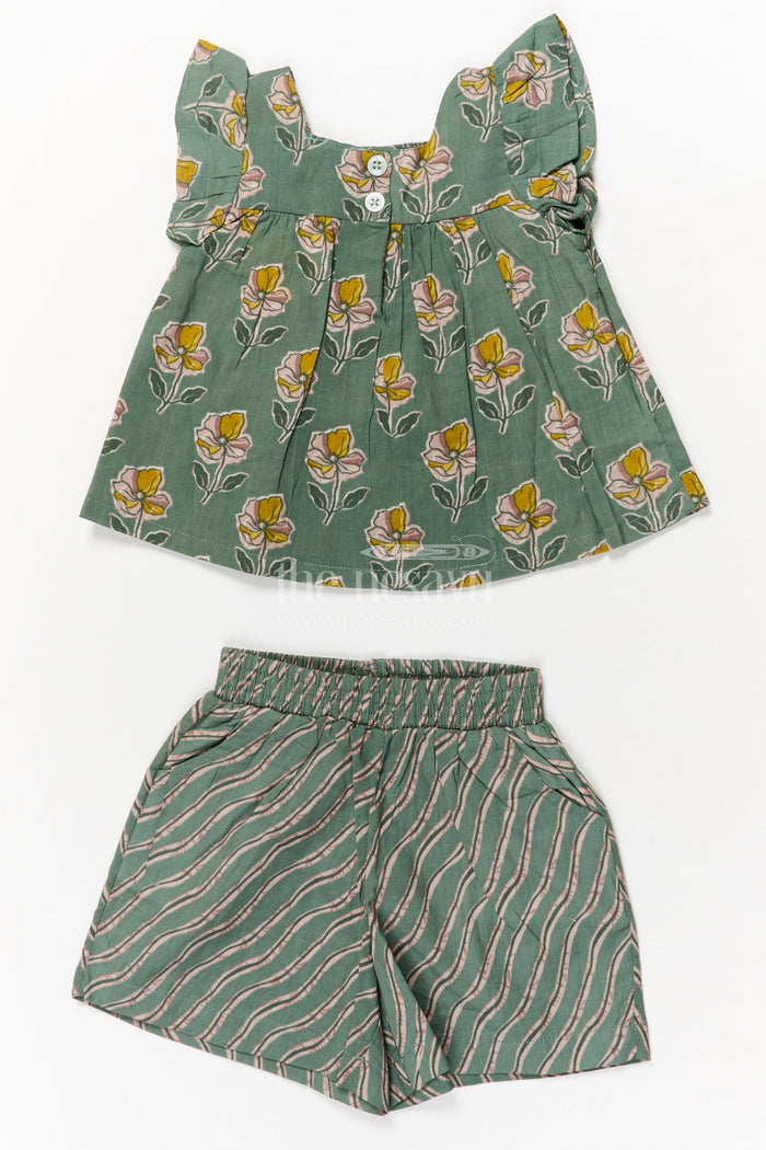 The Nesavu Girls Casual Set Girls Casual Cotton Set for Playdates and Summer Comfort Nesavu Nesavu girls cotton casual set with printed top and shorts for summer play and everyday comfort