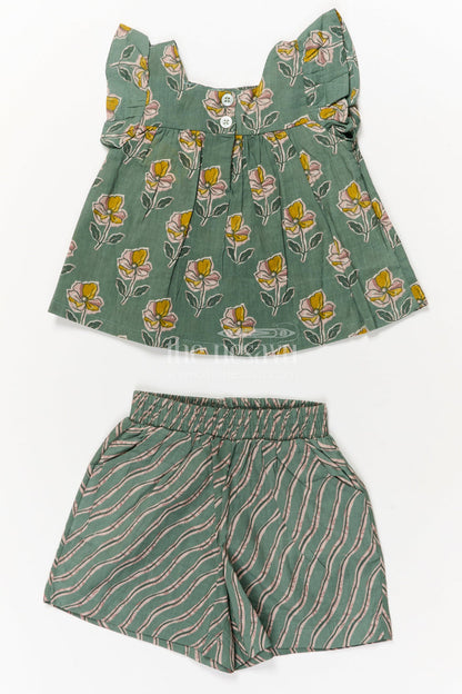 The Nesavu Girls Casual Set Girls Casual Cotton Set for Playdates and Summer Comfort Nesavu Nesavu girls cotton casual set with printed top and shorts for summer play and everyday comfort