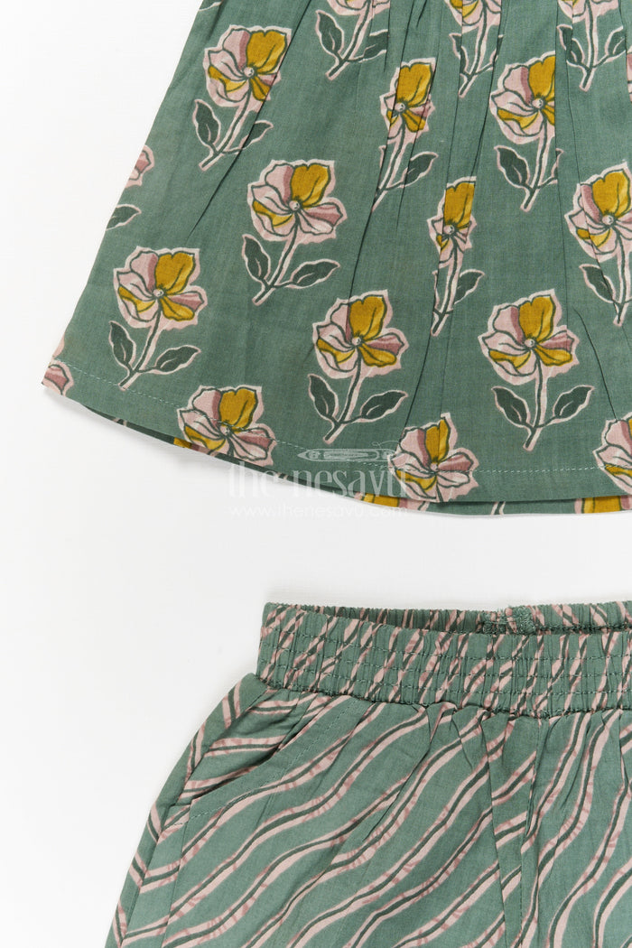 The Nesavu Girls Casual Set Girls Casual Cotton Set for Playdates and Summer Comfort Nesavu Nesavu girls cotton casual set with printed top and shorts for summer play and everyday comfort