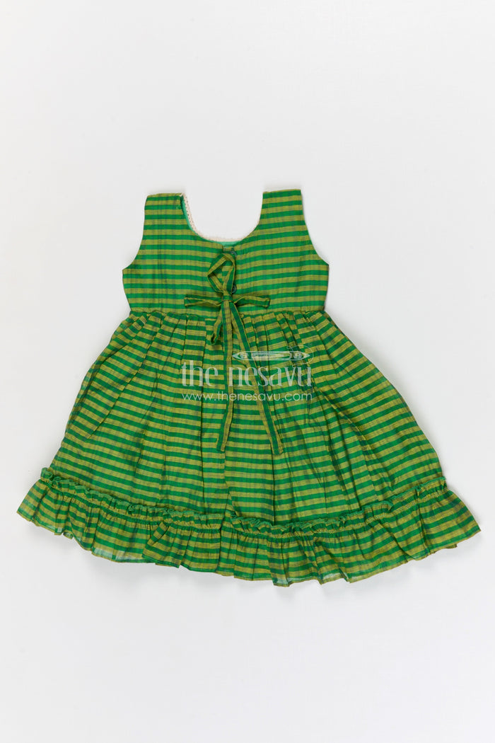 The Nesavu Girls Cotton Frock Girls Sleeveless Cotton Dress for Playdates and Outings Nesavu Nesavu Girls Sleeveless Cotton Dress For Playdates Casual Outings And Summer Comfort