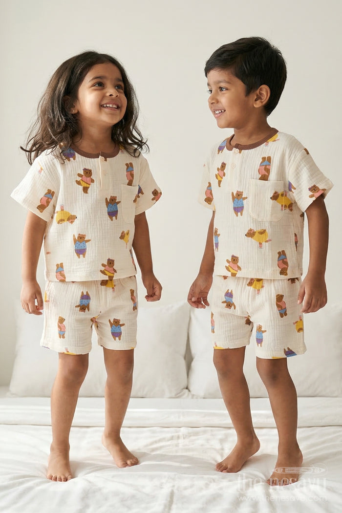 The Nesavu Night Dress Kids Unisex Cotton Night Suit with Dancing Bear Print for Bedtime Nesavu 10 (NB) / Multicolor / Muslin Cotton NS060A-10 Nesavu Kids Unisex Muslin Cotton Dancing Bear Print Night Suit For Summer Sleepwear