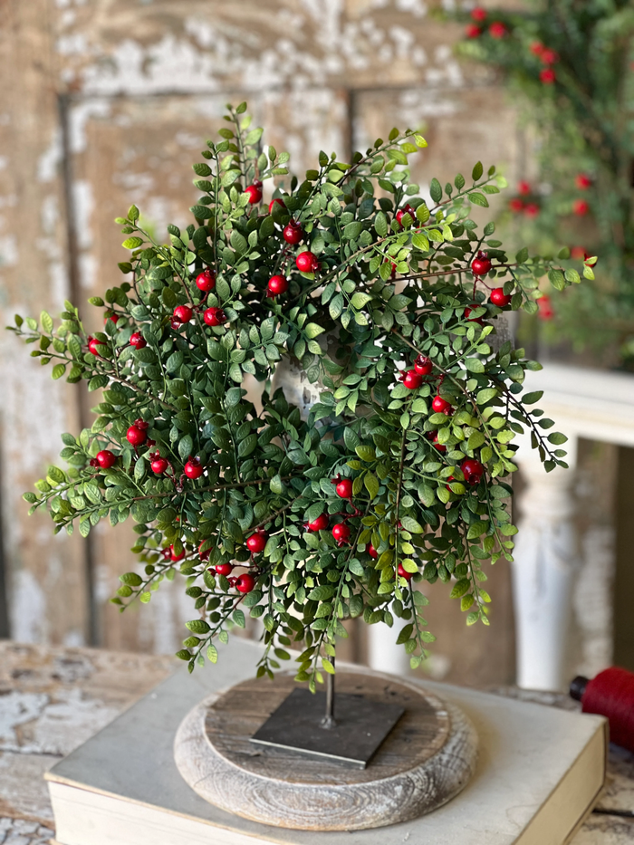 Lively Berry Bough Candle Ring | 16"