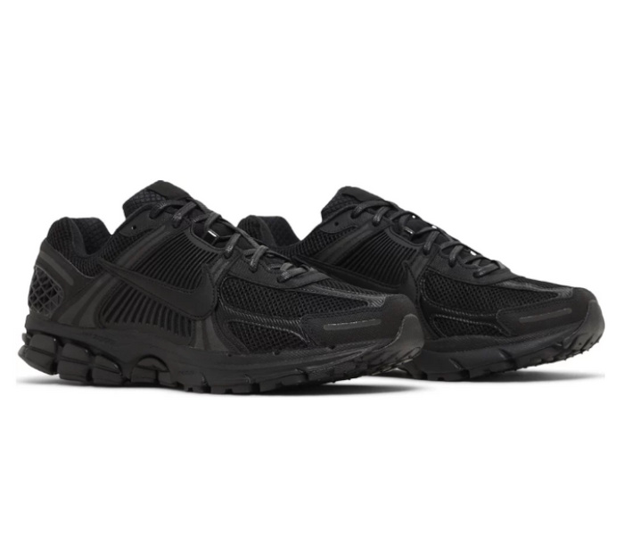 Men’s Nike Zoom Vomero 5 (Triple Black)