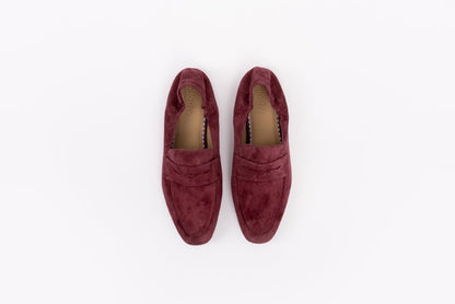 Aerial shot of womens burgundy stretch-back loafer available in large sizes 42 43 44 45 46