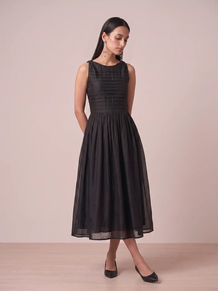 RAYA PLEATED DRESS