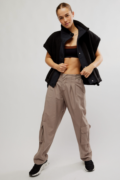 Scout it Out Vest in Black