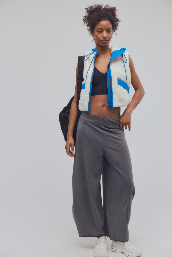 Sky High Fleece Vest in Cream Powerline